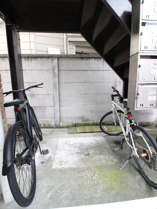 物件外観写真5　(駐輪場)