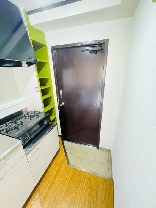 物件内観写真14　(玄関)