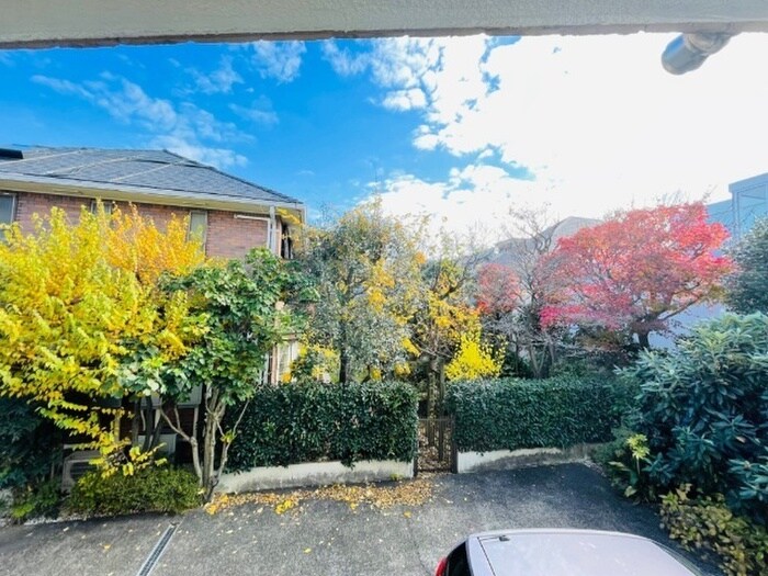 物件内観写真15　(室内からの展望)