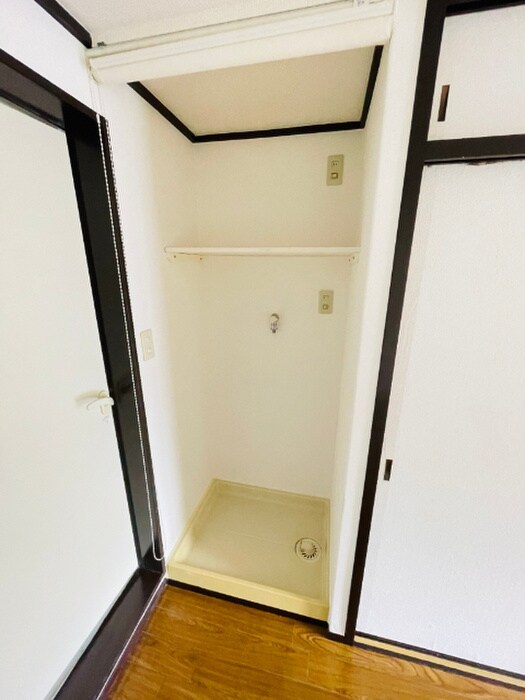 物件内観写真18　(洗濯機置場)