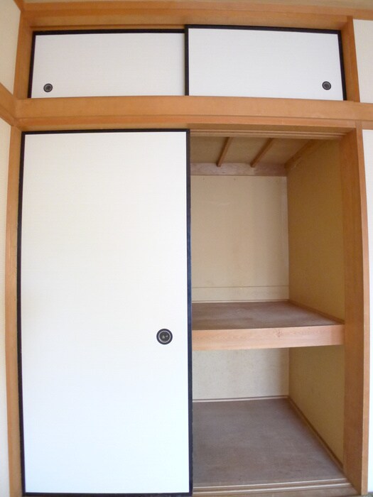 物件内観写真12　(収納)