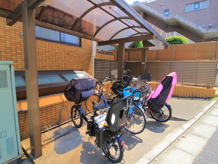 物件外観写真5　(駐輪場)