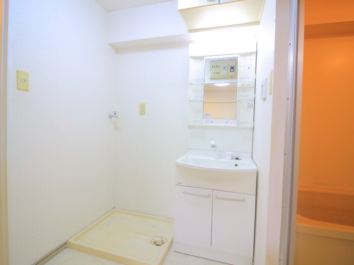 物件内観写真14　(洗濯機置場)