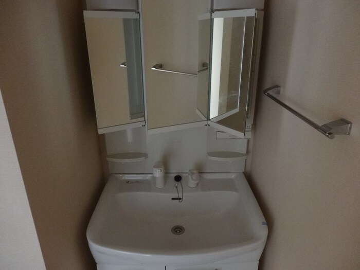 物件内観写真8　(洗面)