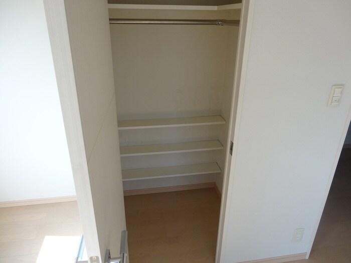 物件内観写真13　(収納)