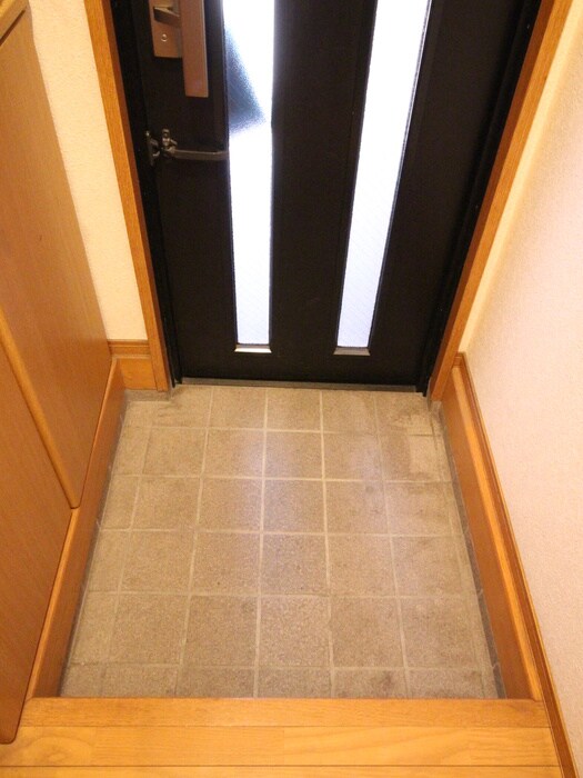 物件内観写真18　(玄関)