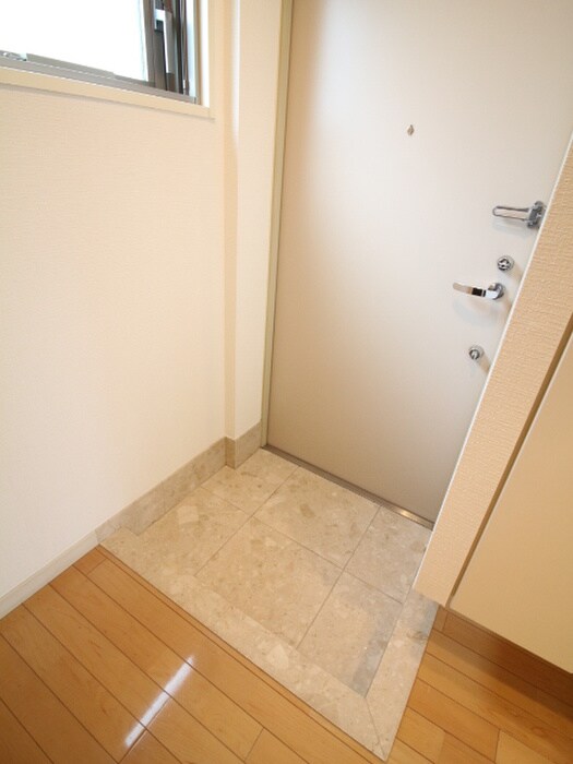 物件内観写真15　(玄関)