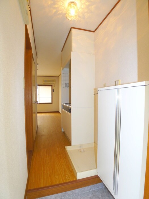 物件内観写真7　(玄関)