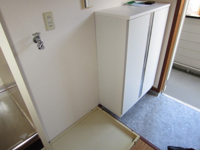 物件内観写真11　(洗濯機置場)