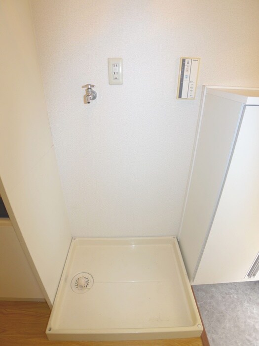 物件内観写真14　(洗濯機置場)