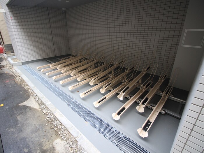 物件外観写真6　(駐輪場)