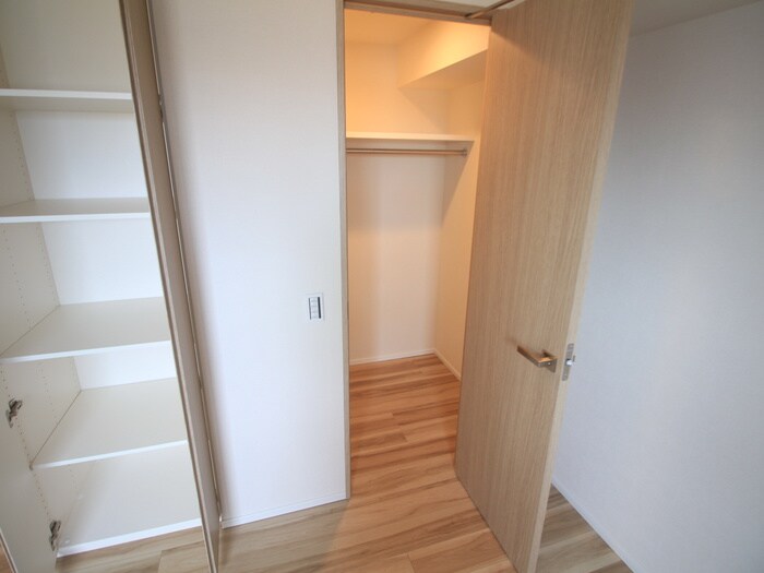 物件内観写真12　(収納)
