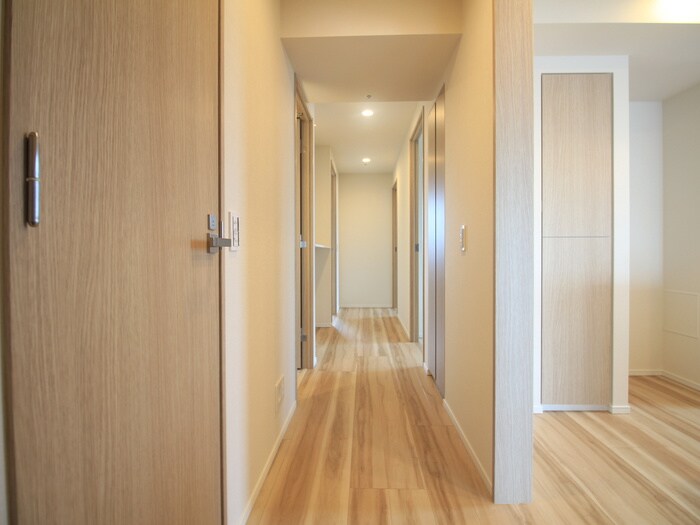物件内観写真18　(廊下)