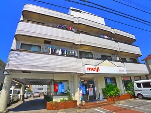 アルファ－ビル外観写真