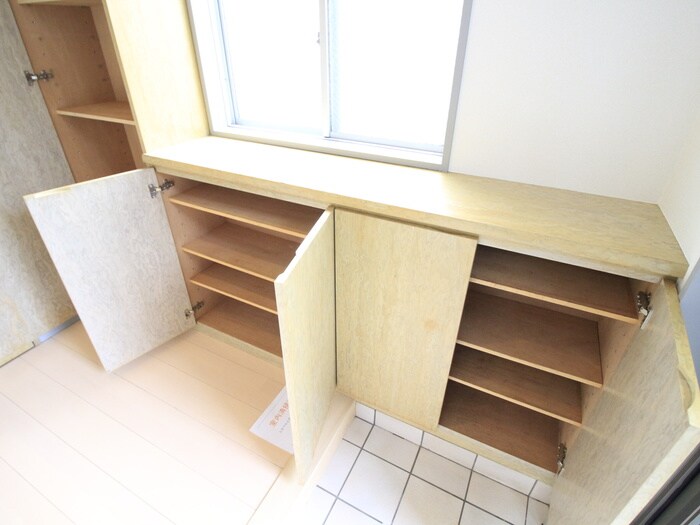 物件内観写真8　(靴箱)