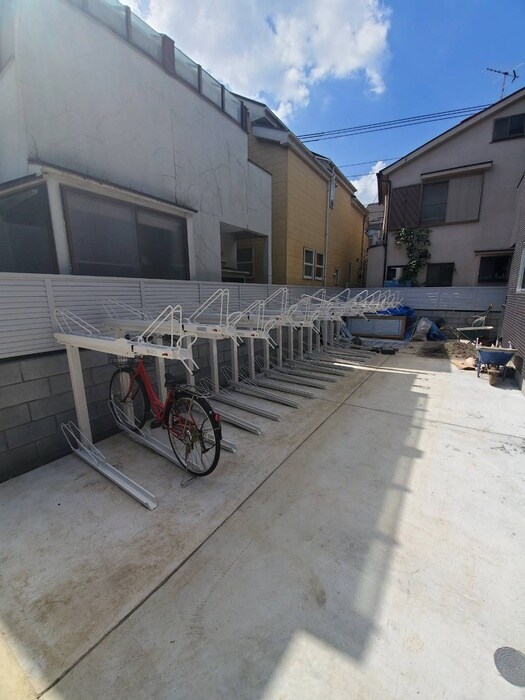 物件外観写真3　(駐輪場)