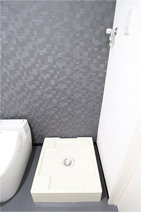 物件内観写真12　(洗濯機置場)