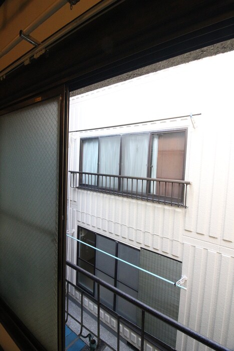 物件内観写真17　(室内からの展望)