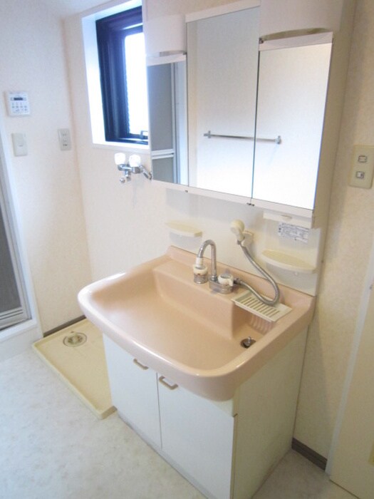 物件内観写真8　(洗面)