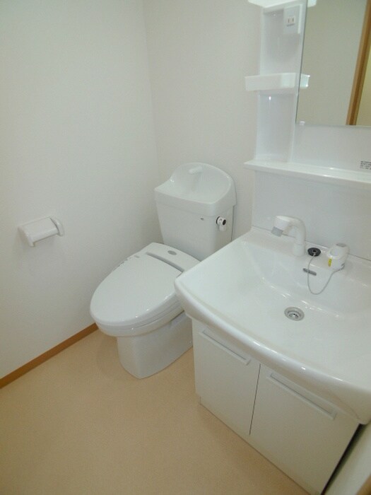 物件内観写真16　(トイレ)