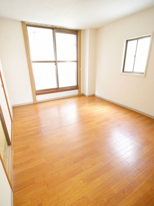 物件内観写真4　(居室)