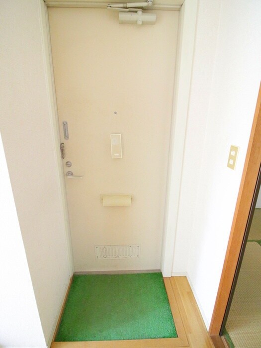 物件内観写真11　(玄関)