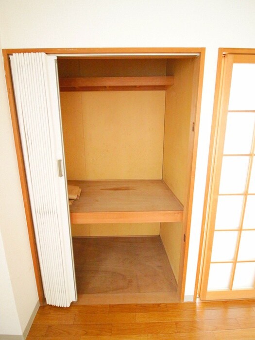 物件内観写真12　(収納)