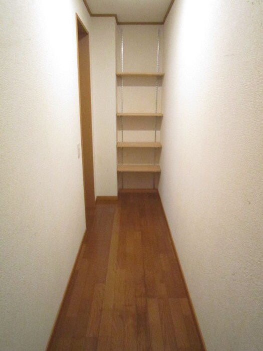 物件内観写真11　(収納)