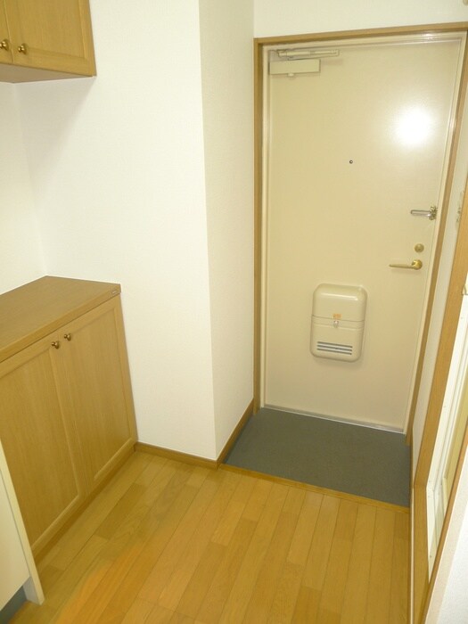 物件内観写真10　(玄関)