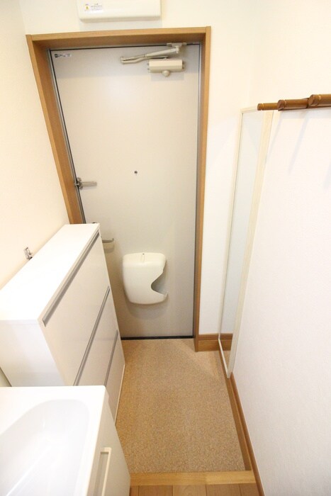 物件内観写真11　(玄関)