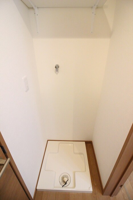 物件内観写真16　(洗濯機置場)