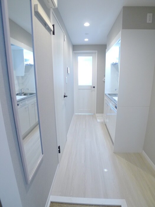 物件内観写真12　(玄関)