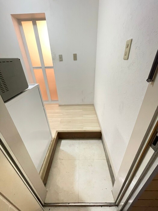 物件内観写真16　(玄関)