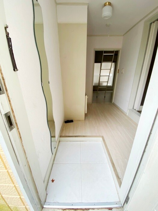 物件内観写真16　(玄関)