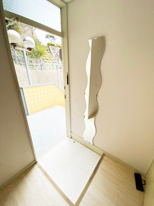 物件内観写真17　(玄関)