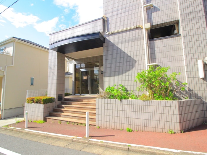 物件外観写真5　(エントランス部分)