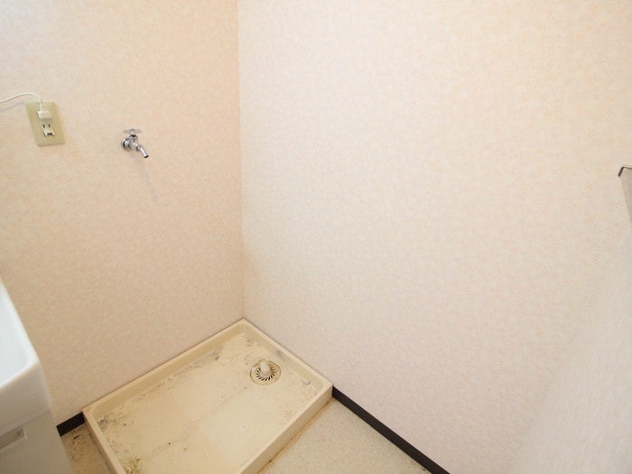 物件内観写真12　(洗濯機置場)