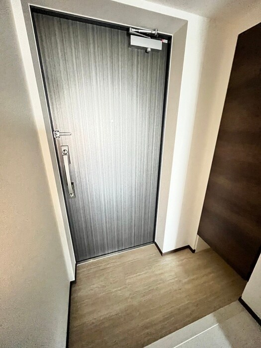 物件内観写真16　(玄関)