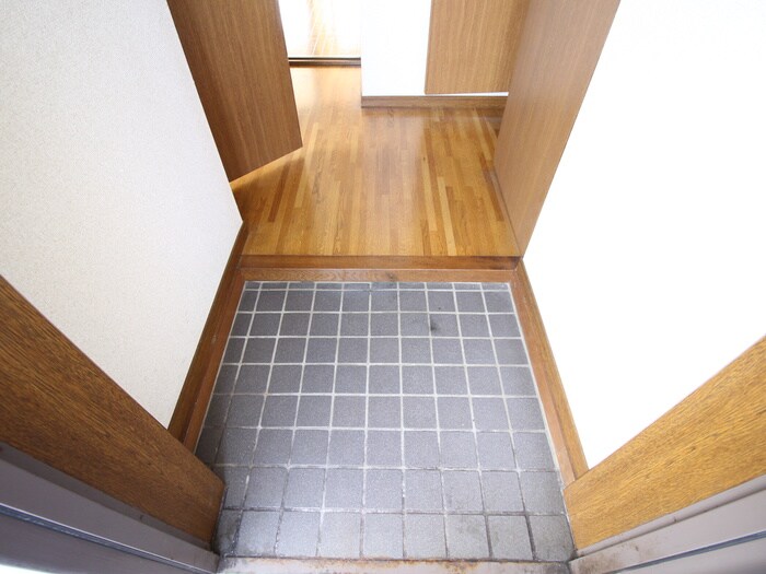 物件内観写真16　(玄関)