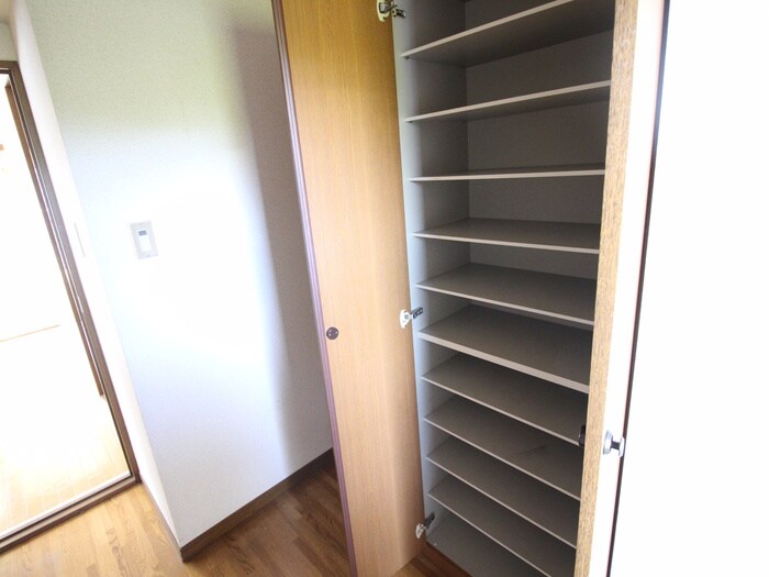 物件内観写真17　(靴箱)