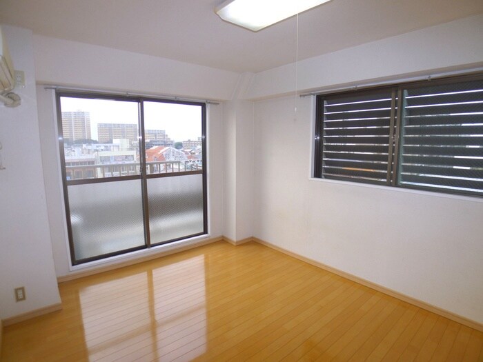 物件内観写真5　(居室)