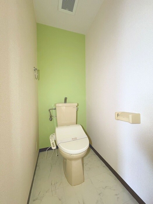 物件内観写真14　(トイレ)