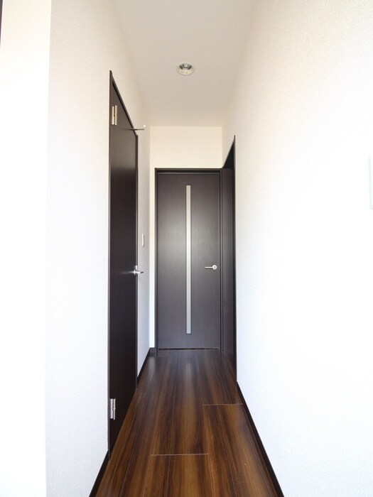 物件内観写真14　(廊下)