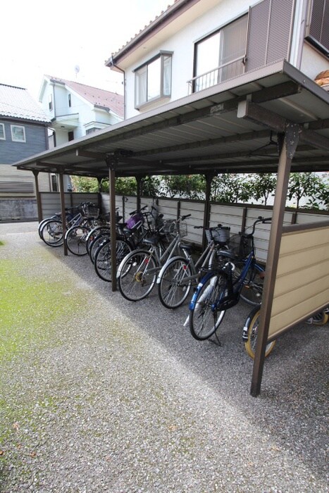 物件外観写真3　(駐輪場)