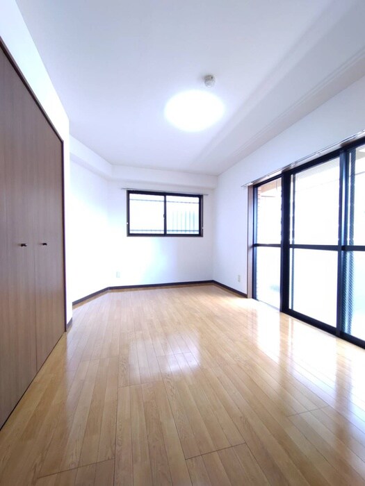 物件内観写真4　(居室)