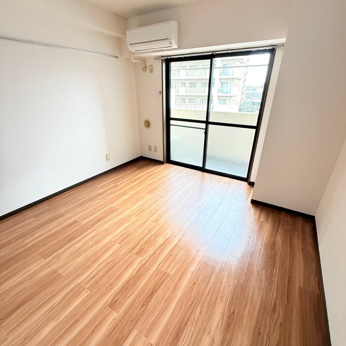 物件内観写真5　(居室)