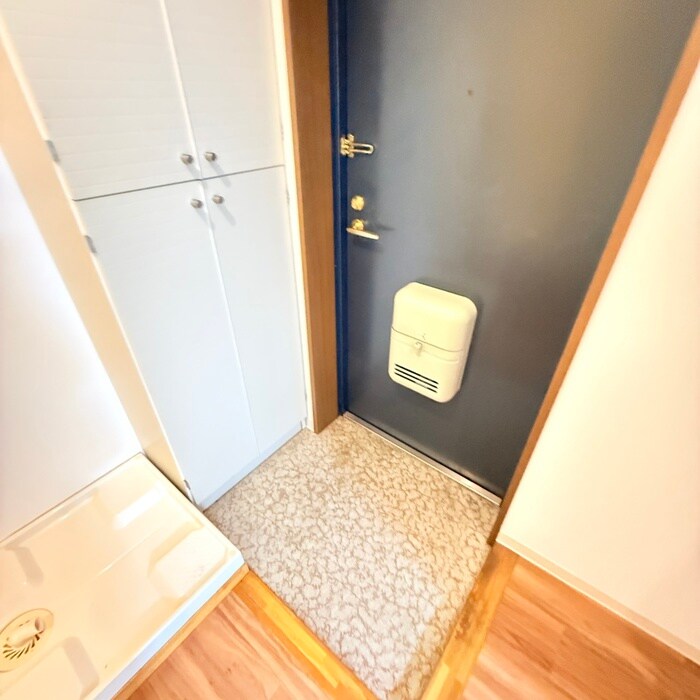 物件内観写真8　(玄関)