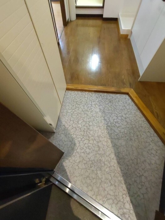 物件内観写真12　(玄関)