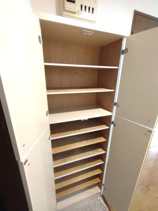 物件内観写真13　(靴箱)