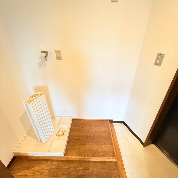 物件内観写真13　(洗濯機置場)